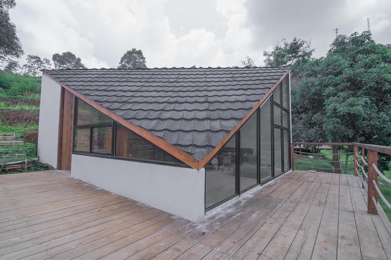 Reddoorz Resort Syariah Near D'Castello Ciater Subang Εξωτερικό φωτογραφία