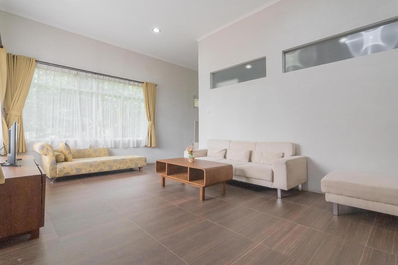 Reddoorz Resort Syariah Near D'Castello Ciater Subang Εξωτερικό φωτογραφία