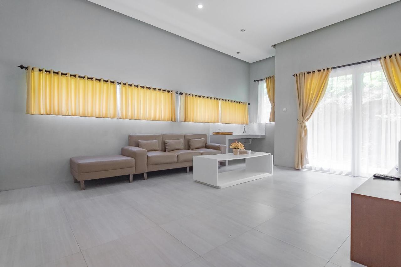Reddoorz Resort Syariah Near D'Castello Ciater Subang Εξωτερικό φωτογραφία