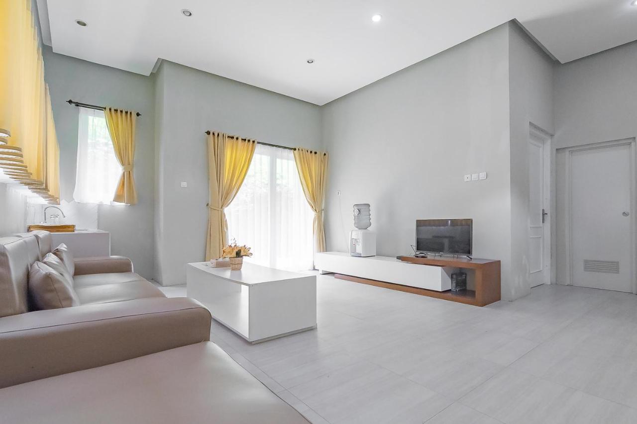 Reddoorz Resort Syariah Near D'Castello Ciater Subang Εξωτερικό φωτογραφία