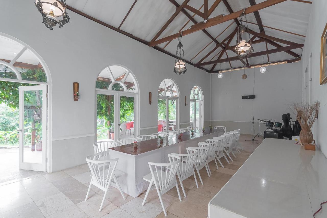 Reddoorz Resort Syariah Near D'Castello Ciater Subang Εξωτερικό φωτογραφία